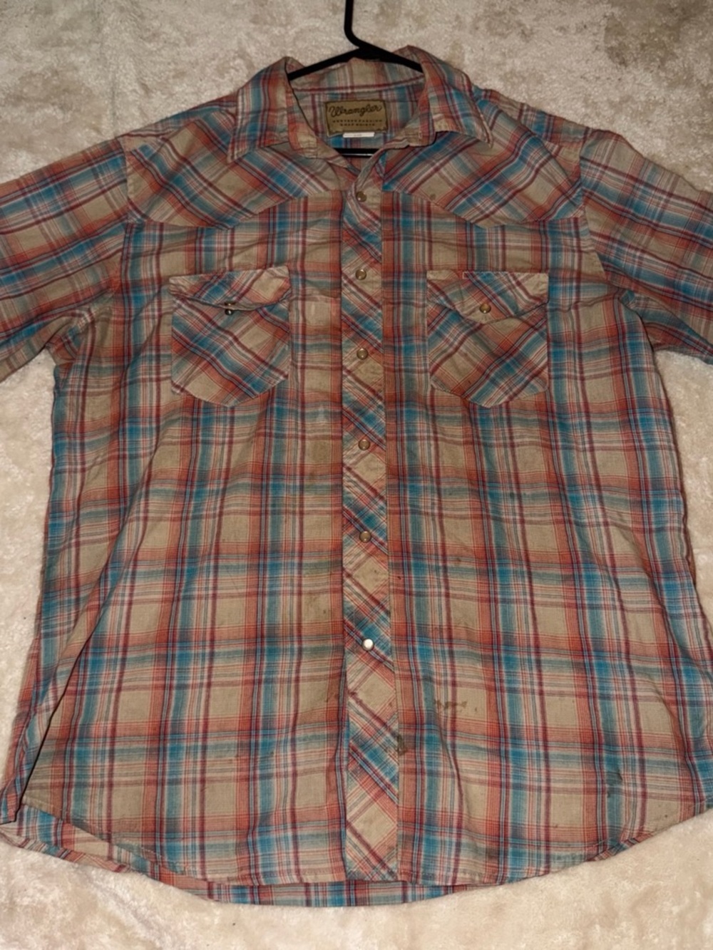 Wrangler Plaid Short-Sleeve Button-Up in Tan, Blue & Red
